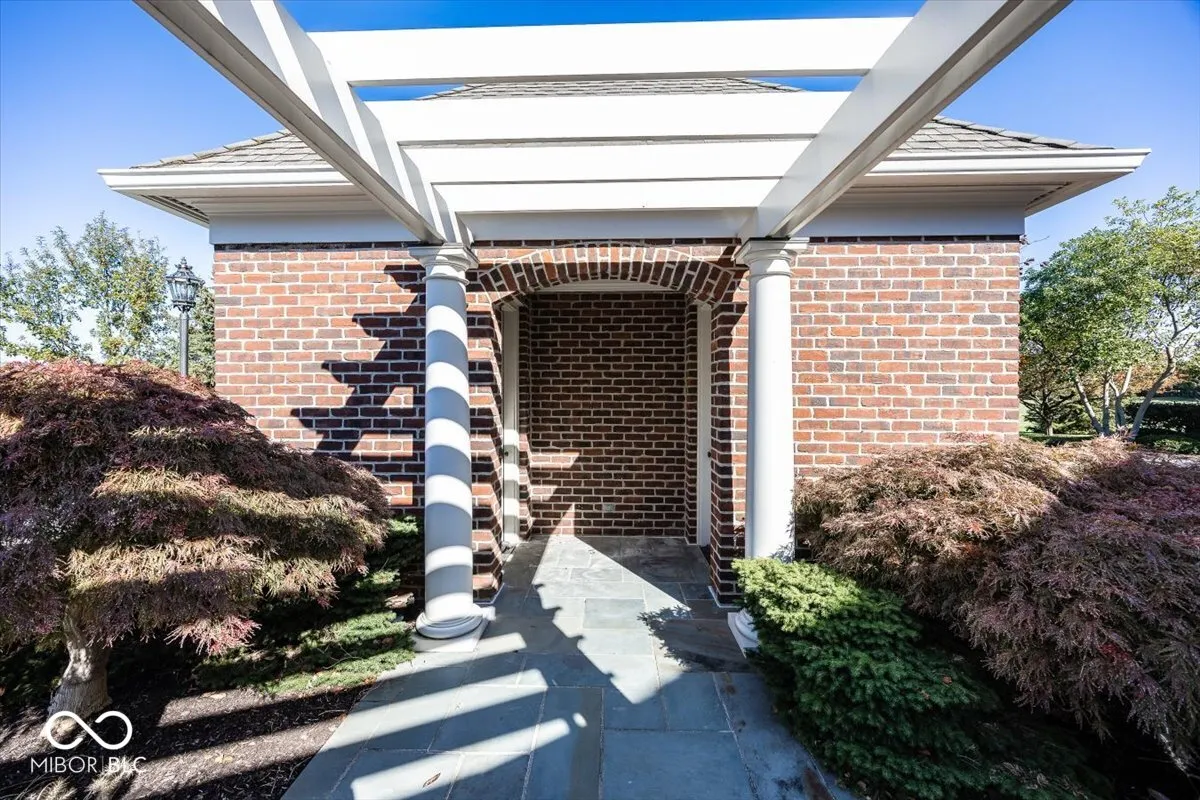 Greenfield, Indiana 46140, United States, 6 Bedrooms Bedrooms, ,8 BathroomsBathrooms,Residential,Pending,31822