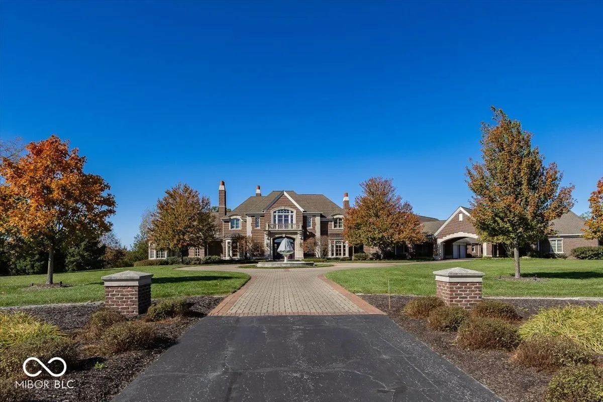 Greenfield, Indiana 46140, United States, 6 Bedrooms Bedrooms, ,8 BathroomsBathrooms,Residential,Pending,31822