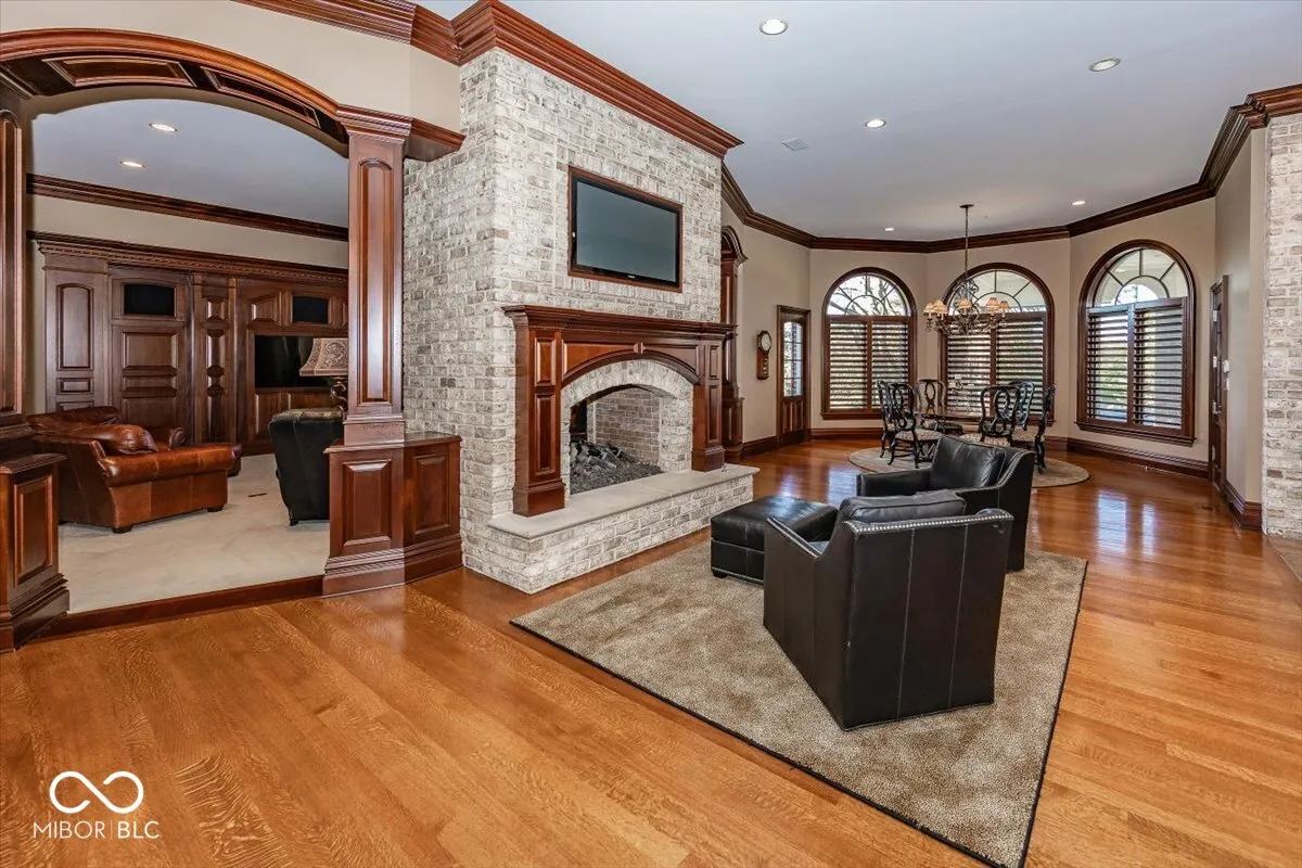 Greenfield, Indiana 46140, United States, 6 Bedrooms Bedrooms, ,8 BathroomsBathrooms,Residential,Pending,31822