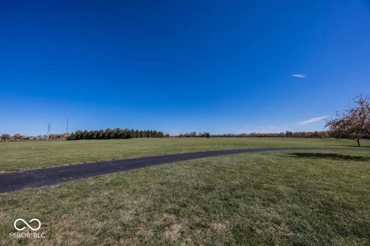 Greenfield, Indiana 46140, United States, 6 Bedrooms Bedrooms, ,8 BathroomsBathrooms,Residential,Pending,31822