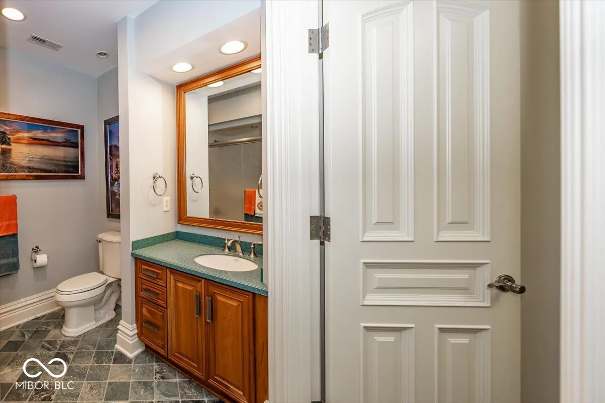 Greenfield, Indiana 46140, United States, 6 Bedrooms Bedrooms, ,8 BathroomsBathrooms,Residential,Pending,31822