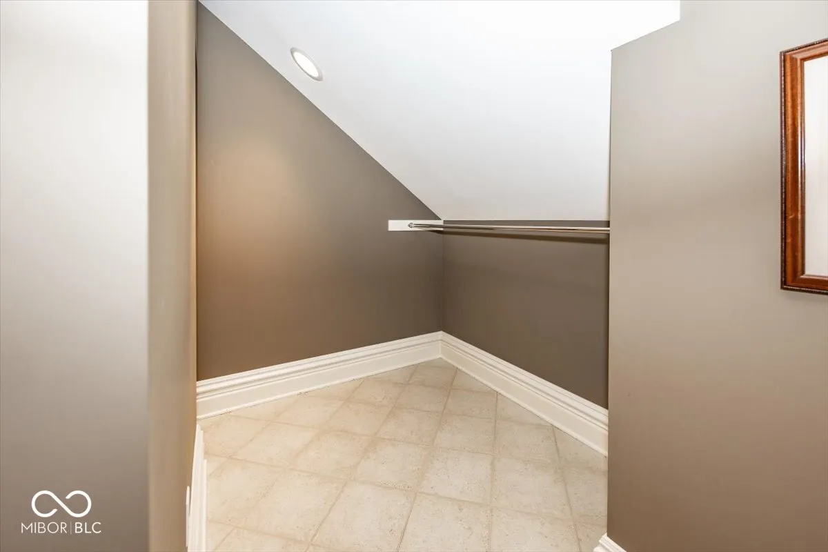 Greenfield, Indiana 46140, United States, 6 Bedrooms Bedrooms, ,8 BathroomsBathrooms,Residential,Pending,31822