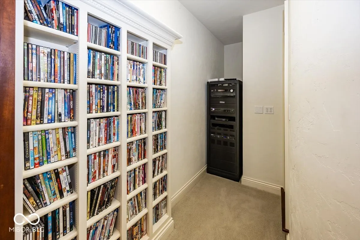 Greenfield, Indiana 46140, United States, 6 Bedrooms Bedrooms, ,8 BathroomsBathrooms,Residential,Pending,31822