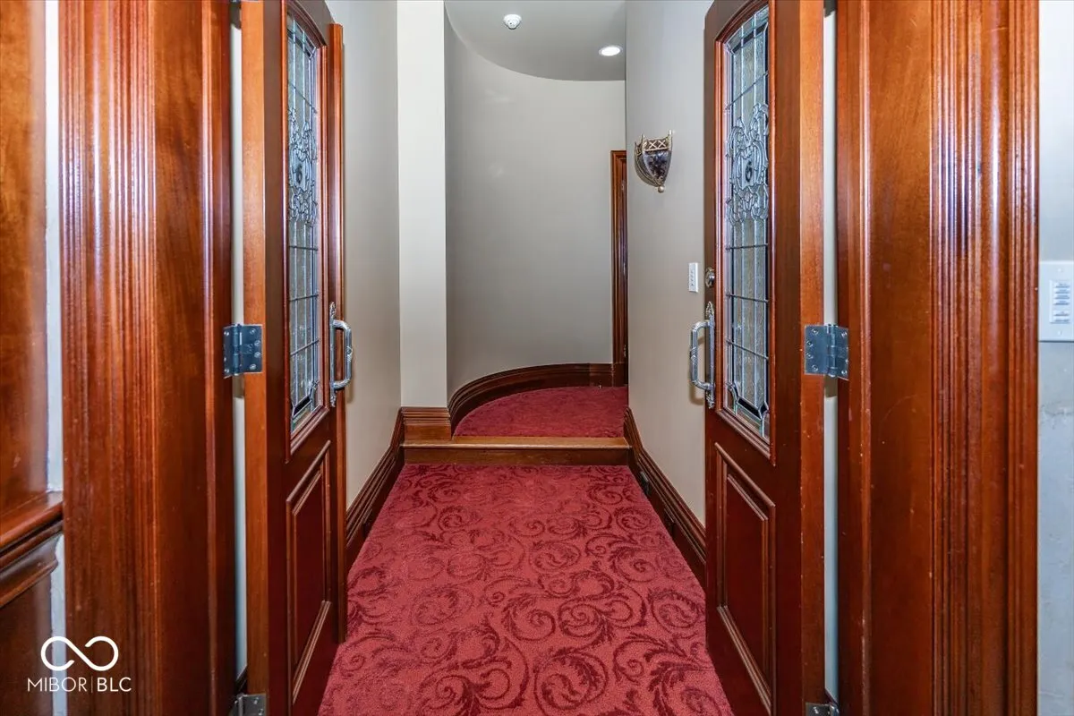 Greenfield, Indiana 46140, United States, 6 Bedrooms Bedrooms, ,8 BathroomsBathrooms,Residential,Pending,31822