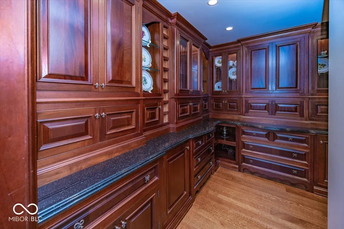 Greenfield, Indiana 46140, United States, 6 Bedrooms Bedrooms, ,8 BathroomsBathrooms,Residential,Pending,31822