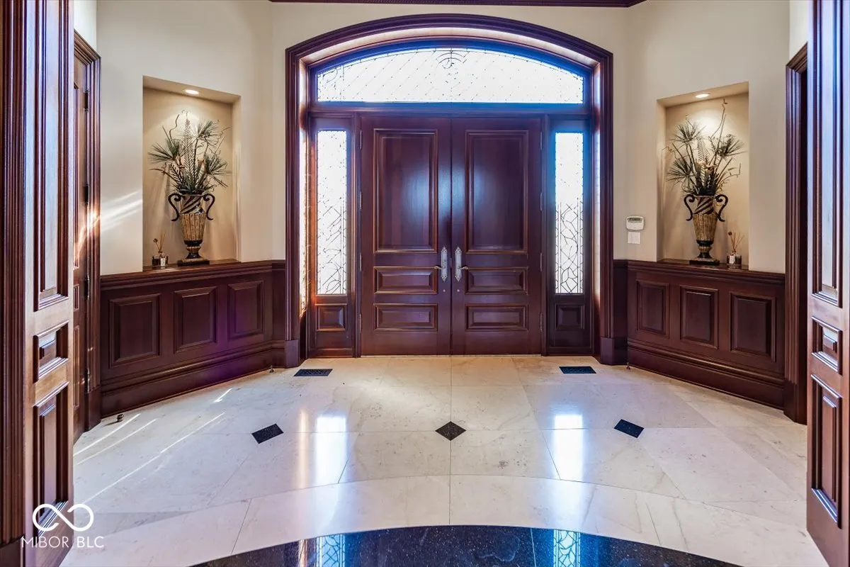 Greenfield, Indiana 46140, United States, 6 Bedrooms Bedrooms, ,8 BathroomsBathrooms,Residential,Pending,31822