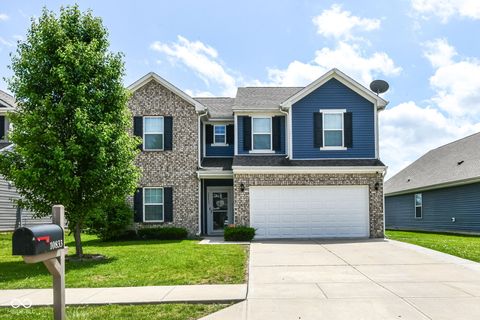 Photo of 10833 Hunter Lake Lane, Indianapolis, IN 46239 (MLS # 22103793)