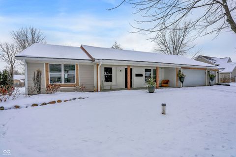 Photo of 9785 Barth Drive, Zionsville, IN 46077 (MLS # 22072795)