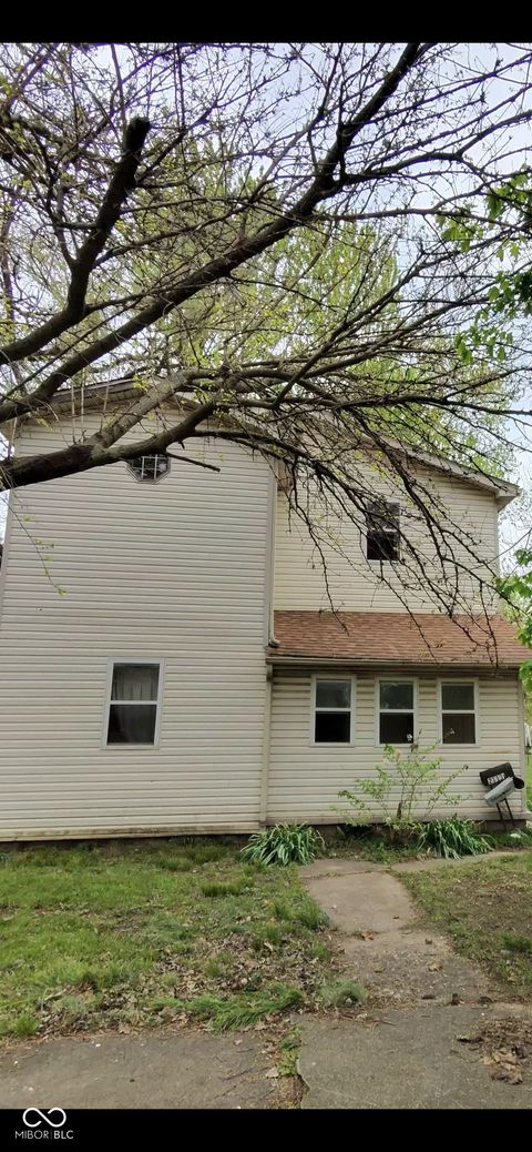 Photo of 2111 N 22nd Street, Terre Haute, IN 47804 (MLS # 22107527)
