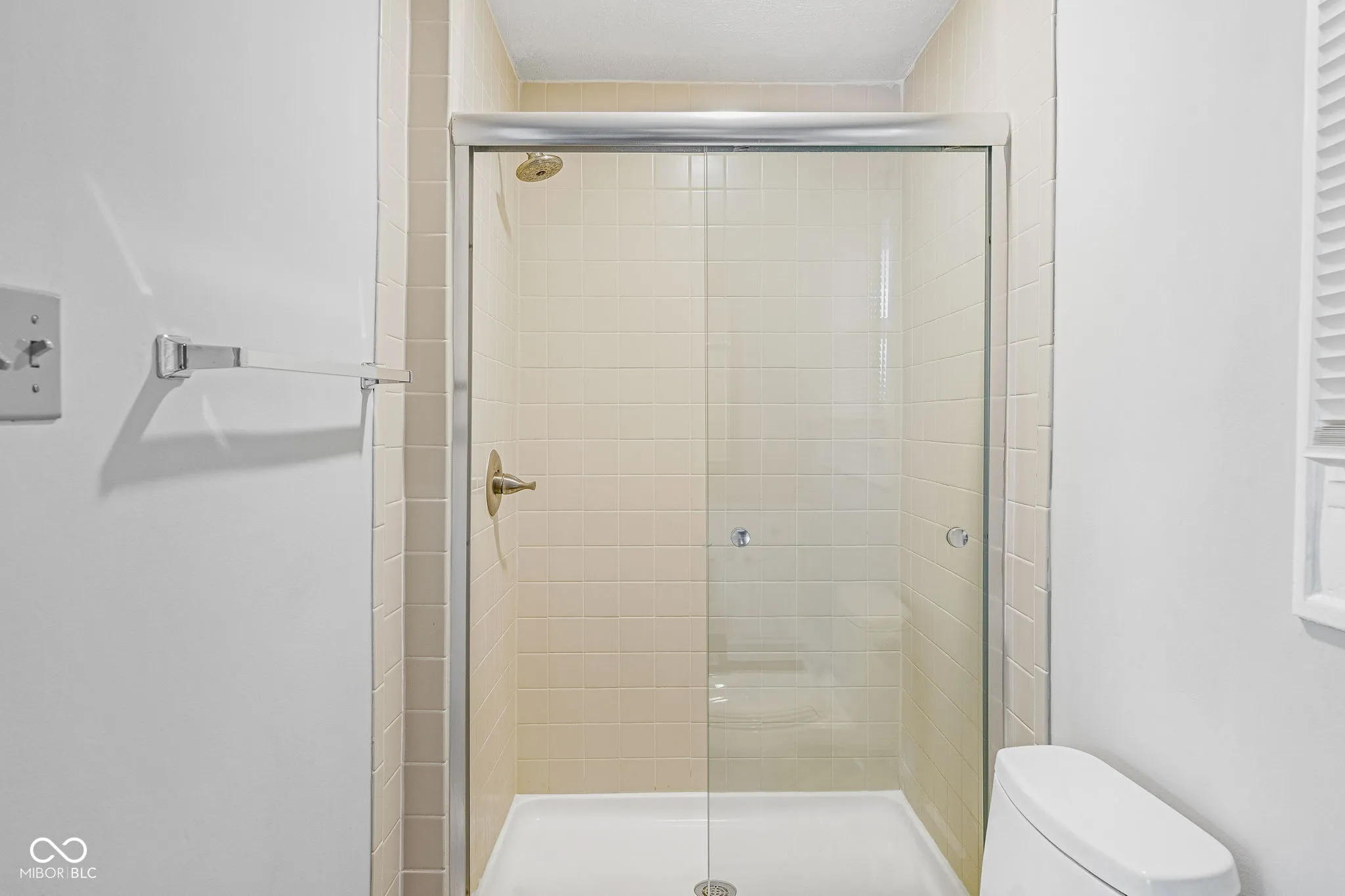 Indianapolis, Indiana 46205, United States, 3 Bedrooms Bedrooms, ,3 BathroomsBathrooms,Residential,Active,46406