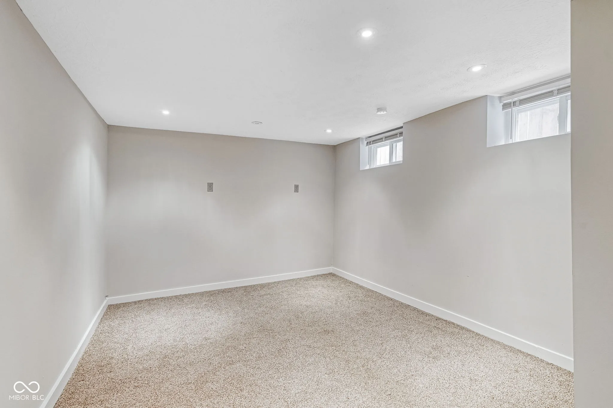 Indianapolis, Indiana 46205, United States, 3 Bedrooms Bedrooms, ,3 BathroomsBathrooms,Residential,Active,46406