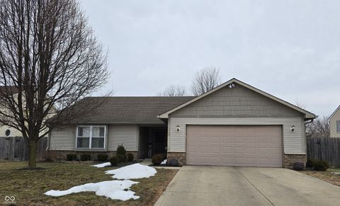 Photo of 1540 Pebble Beach Drive, Franklin, IN 46131 (MLS # 22084047)