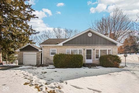 Photo of 846 Indianapolis Road, Greencastle, IN 46135 (MLS # 22083180)