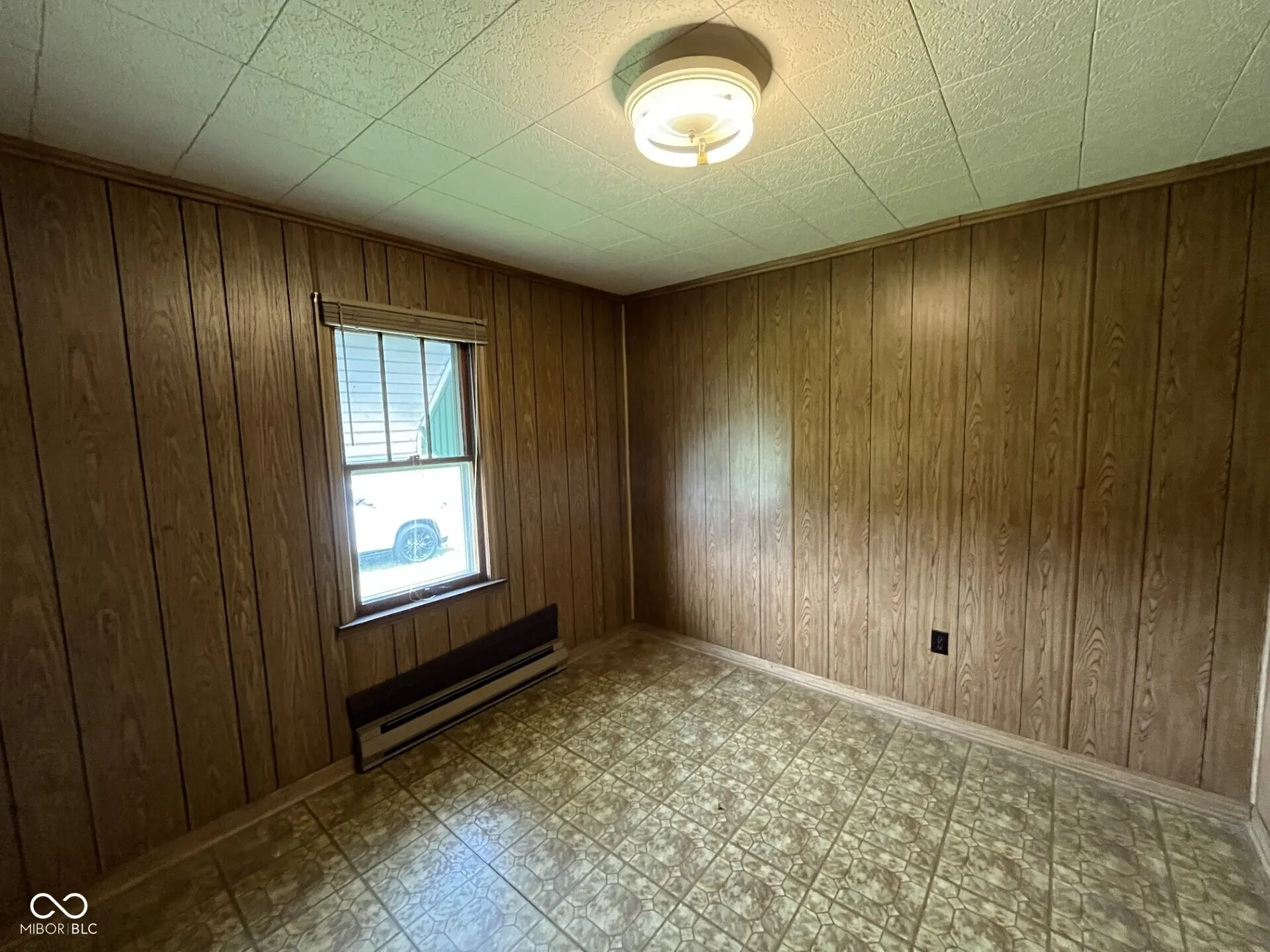 Seymour, Indiana 47274, United States, 3 Bedrooms Bedrooms, ,1 BathroomBathrooms,Residential,Active,146973