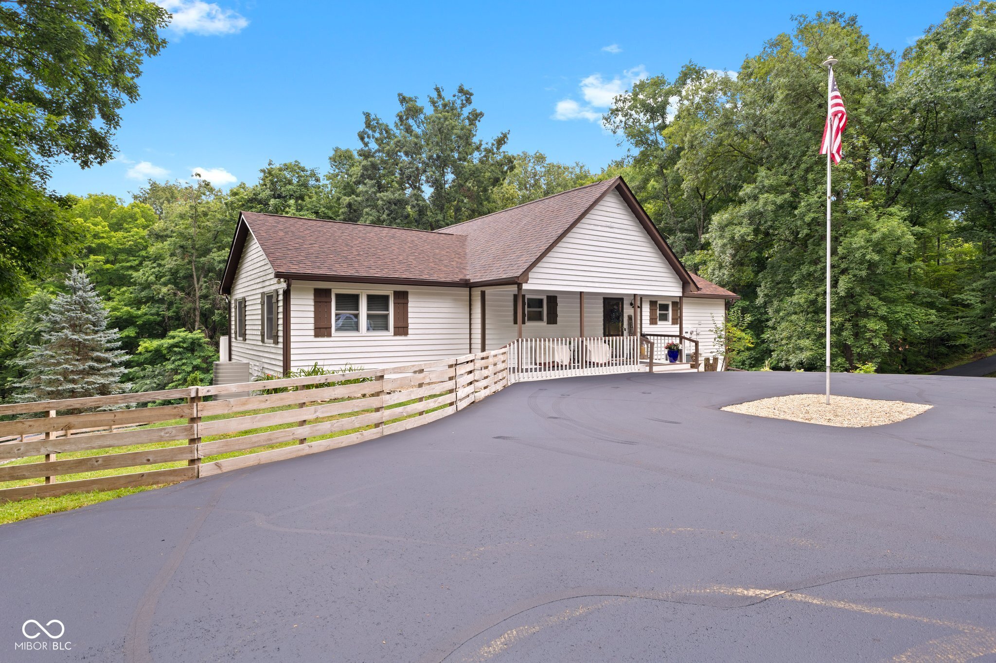 7701 Center Lake Road