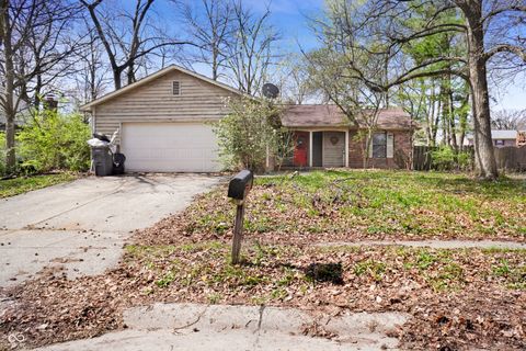 Photo of 4343 Ashwood Drive, Indianapolis, IN 46268 (MLS # 22094271)