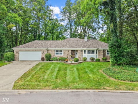 Photo of 11524 Geist Woods DR, Indianapolis, IN 46236 (MLS # 22113493)