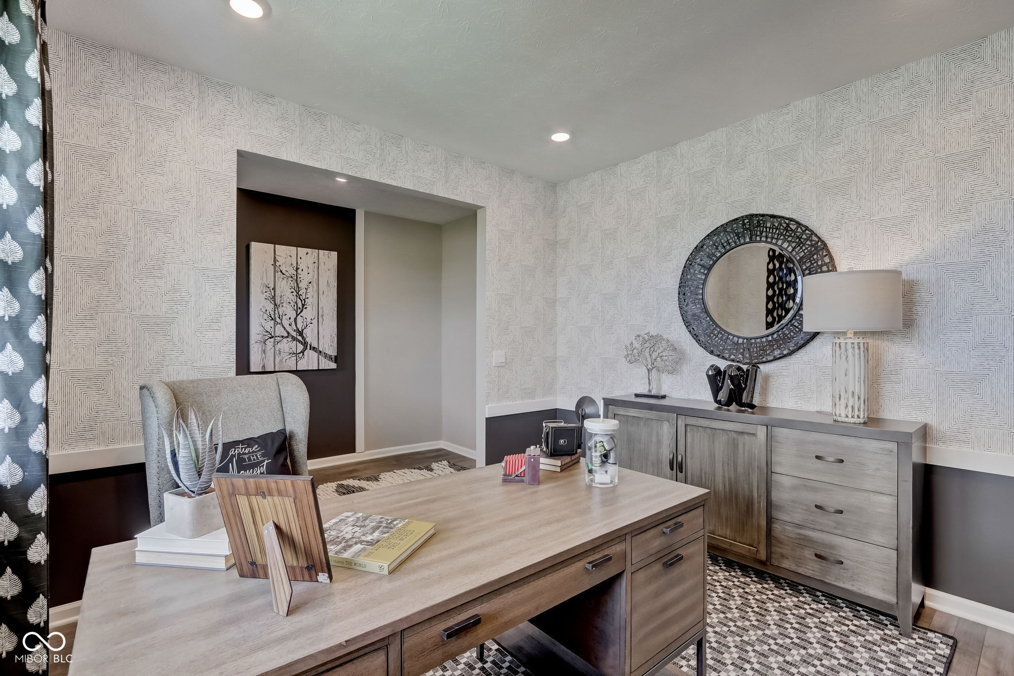 1571 Albatross Street