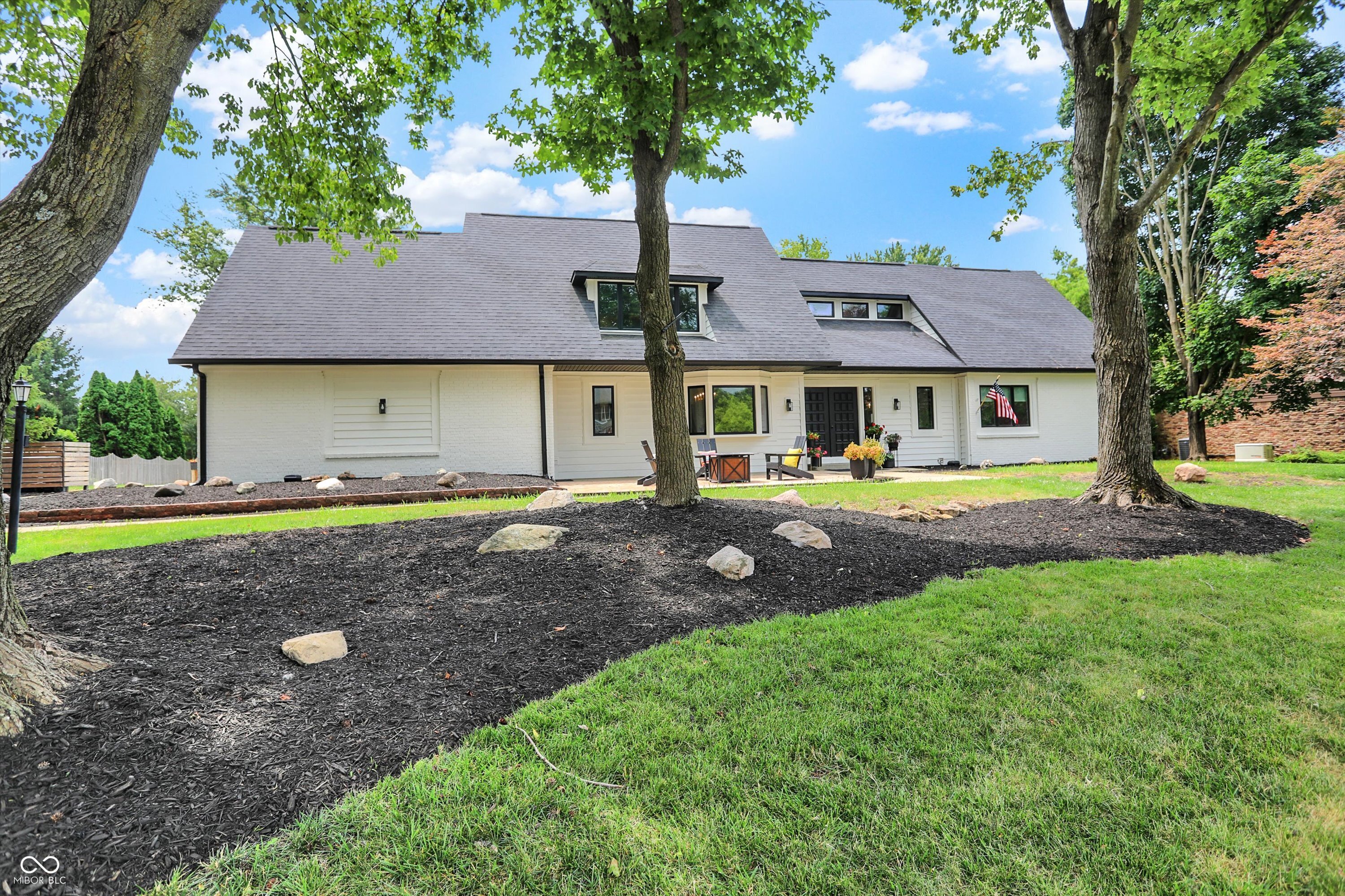 5091 Woodfield Drive