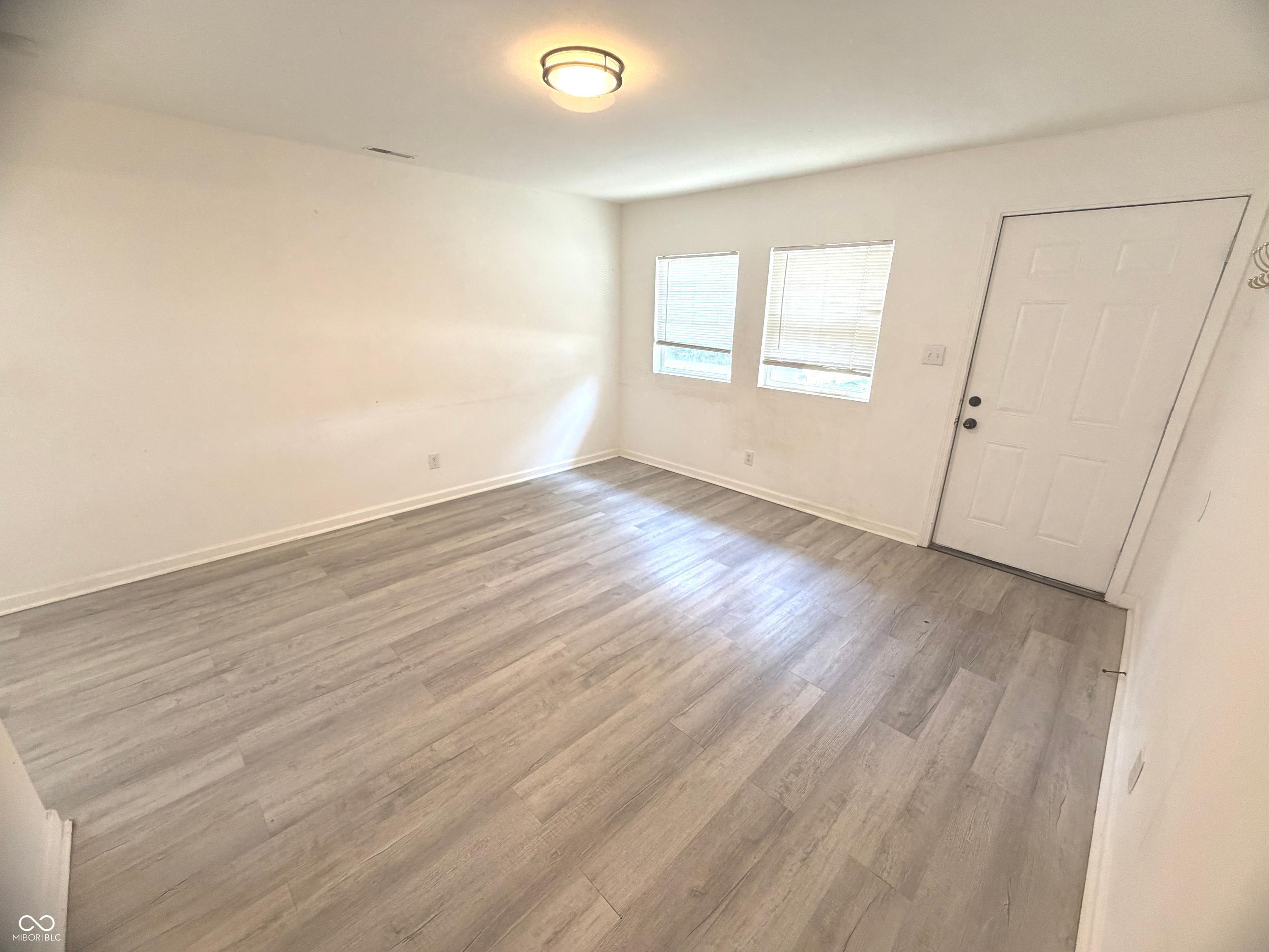 2552 Saint Paul