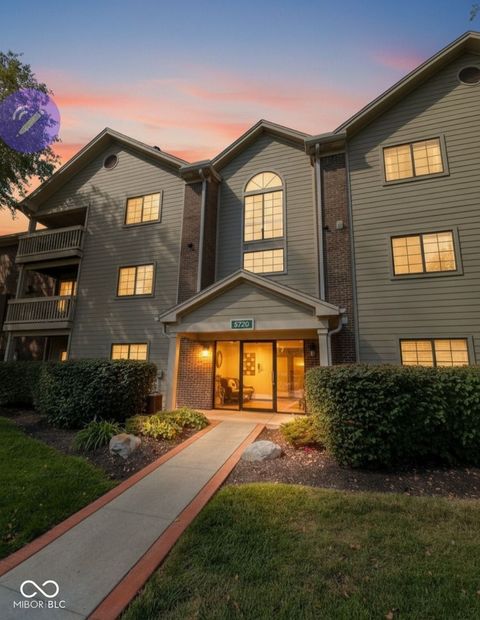 Photo of 8720 Yardley Court #205, Indianapolis, IN 46268 (MLS # 22063940)