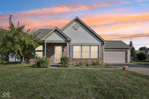 Photo of 470 Sycamore Street, Brownsburg, IN 46112 (MLS # 22066544)