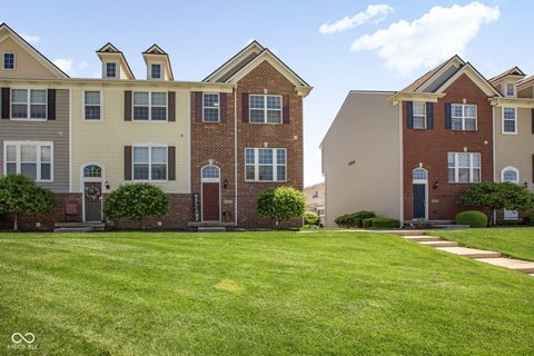 Photo of 12692 Tamworth Drive, Fishers, IN 46037 (MLS # 22099484)