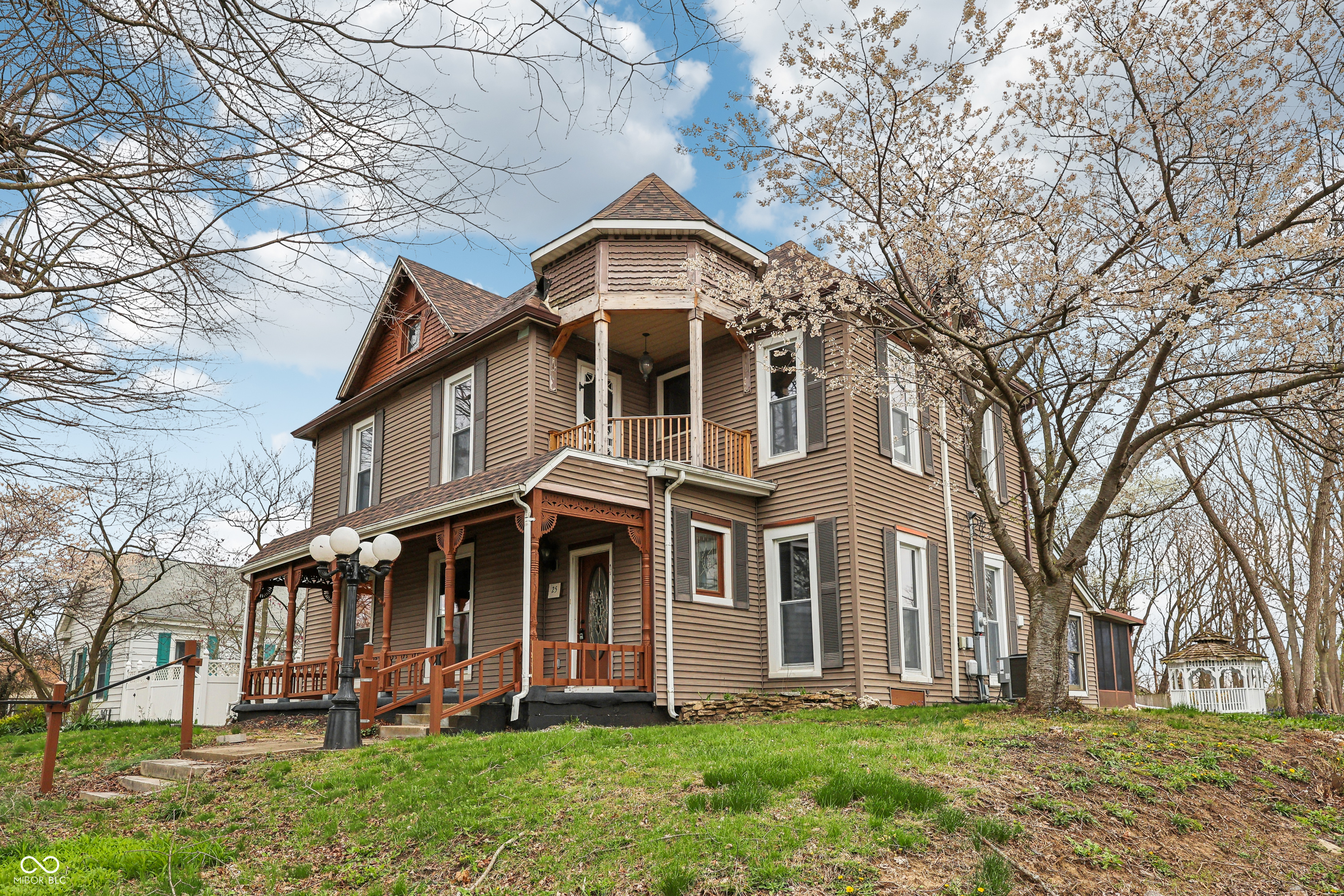 Listing image 1