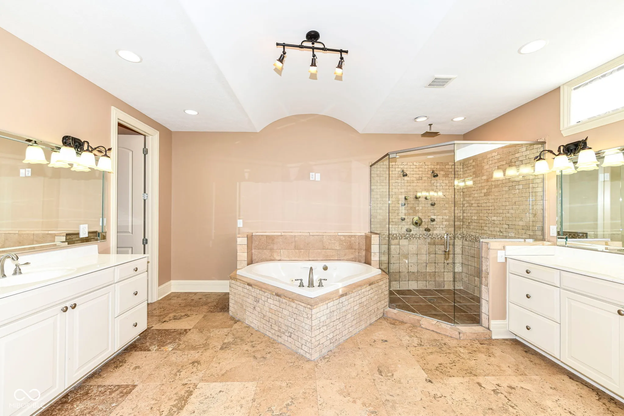 Fishers, Indiana 46040, United States, 5 Bedrooms Bedrooms, ,6 BathroomsBathrooms,Residential,Active,39792