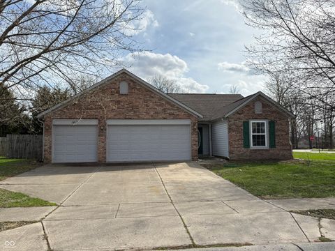 Photo of 1411 Mimosa Court, Greenfield, IN 46140 (MLS # 22089225)