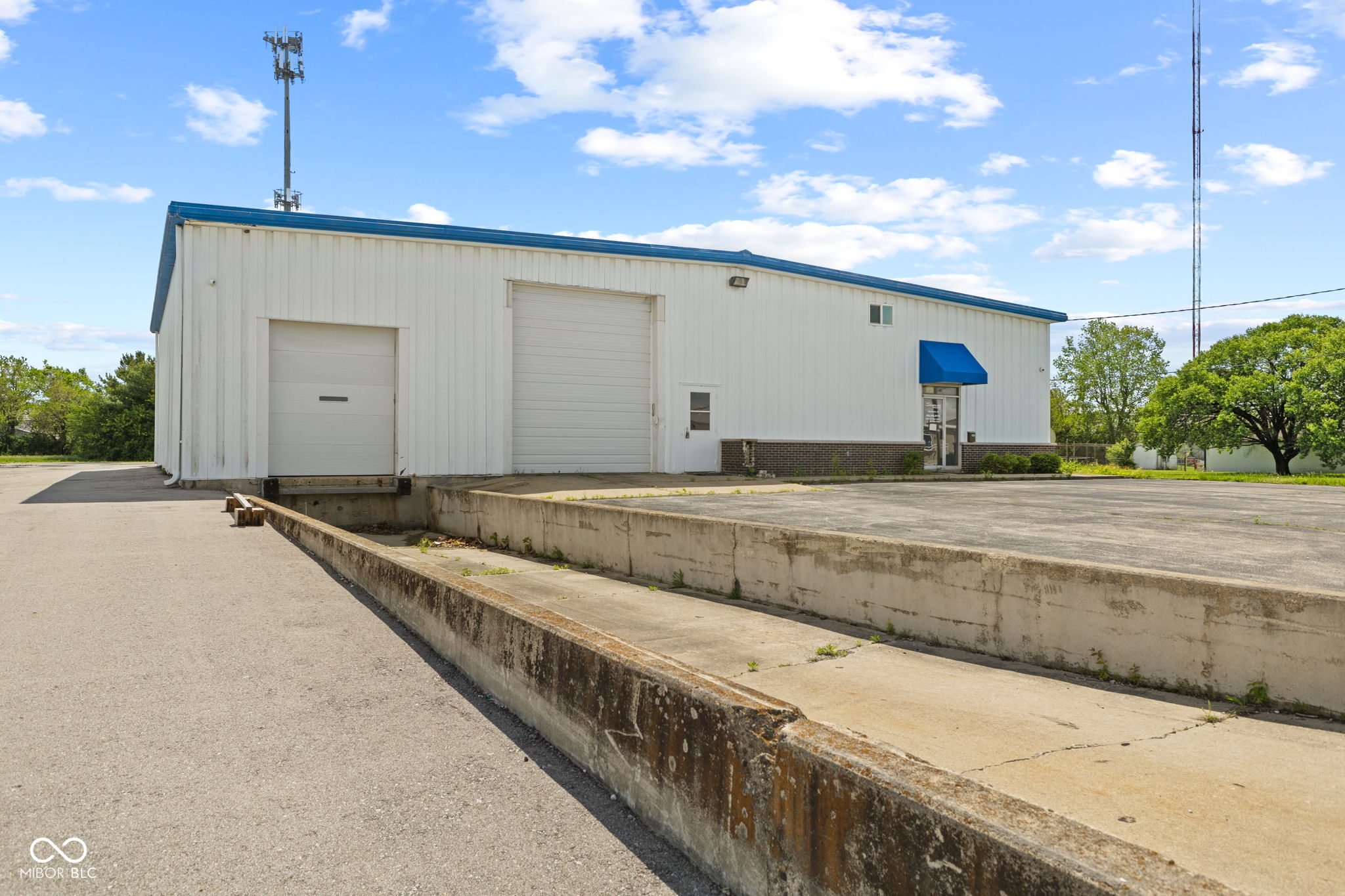 695 Industrial Drive