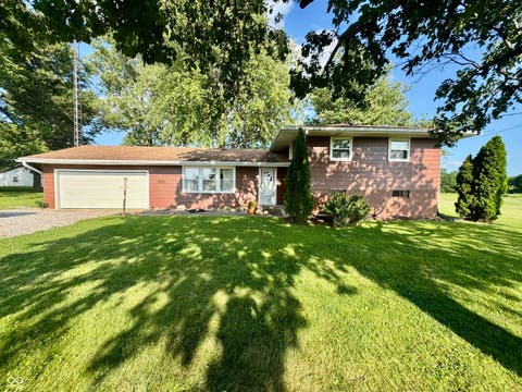Photo of 1628 N 300 W, Crawfordsville, IN 47933 (MLS # 22119110)