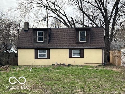 Photo of 310 S Vine Street, Indianapolis, IN 46241 (MLS # 22090098)