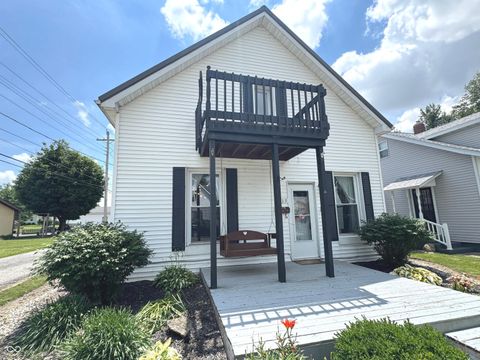 Photo for 819 W 9th Street