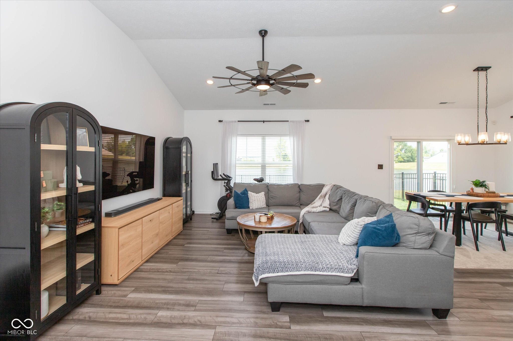 17976 Paula Walk