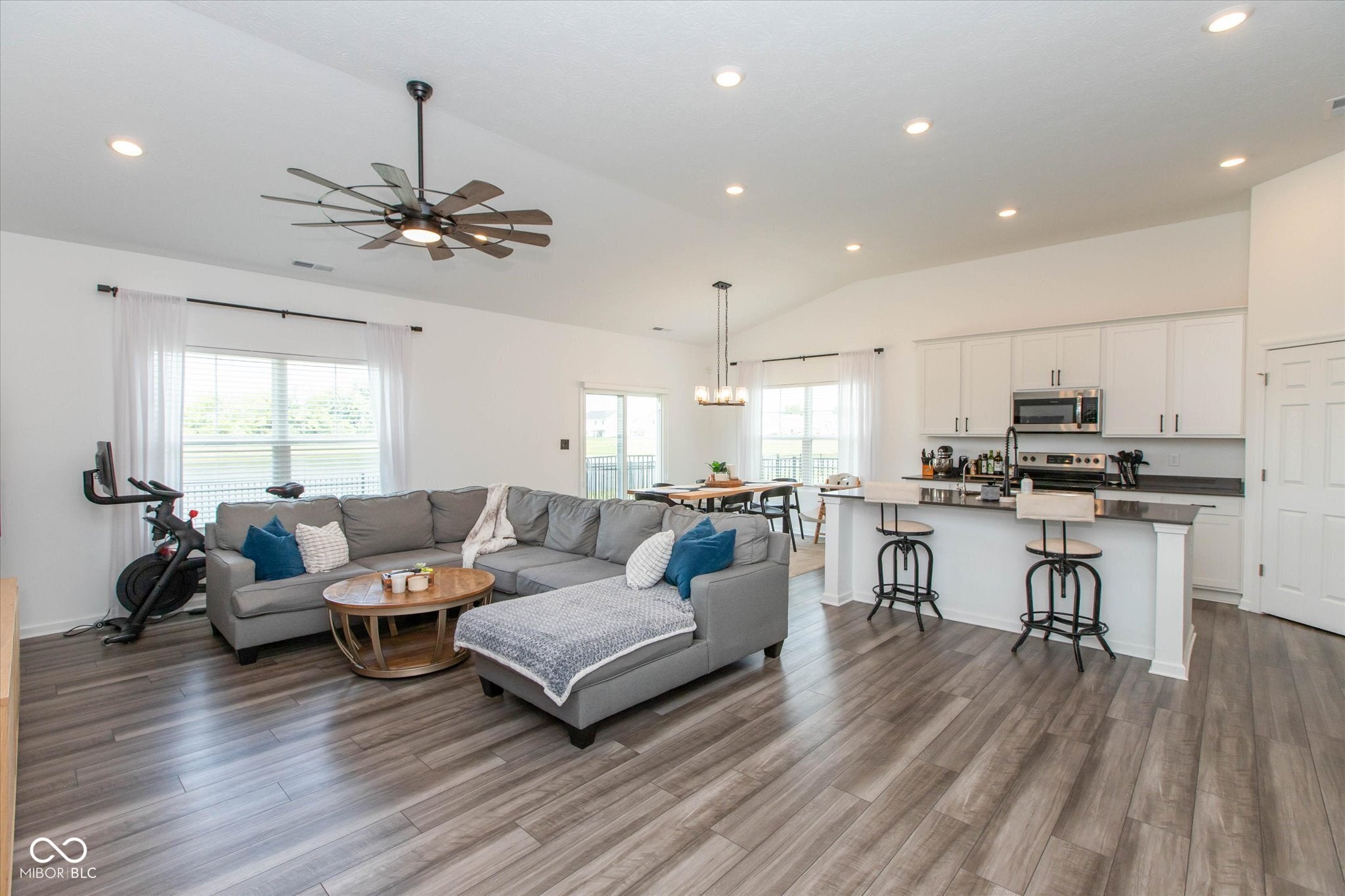 17976 Paula Walk