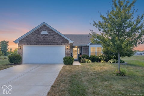 Photo of 388 Gondola Run, Greenfield, IN 46140 (MLS # 22117615)