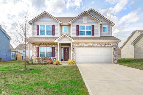 Photo of 1794 N Clearwater Drive, Greenfield, IN 46140 (MLS # 22096963)