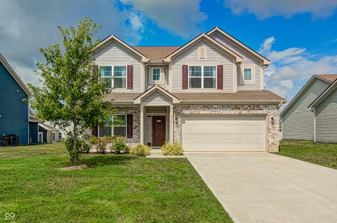 Photo of 1794 N Clearwater Drive, Greenfield, IN 46140 (MLS # 22096963)