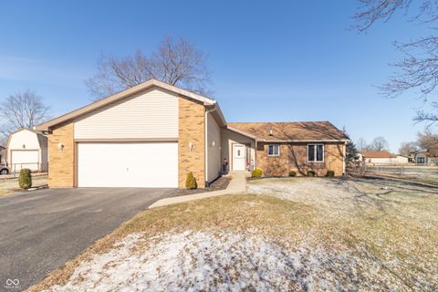 Photo of 2110 Wayne Drive, Greenfield, IN 46140 (MLS # 22080655)