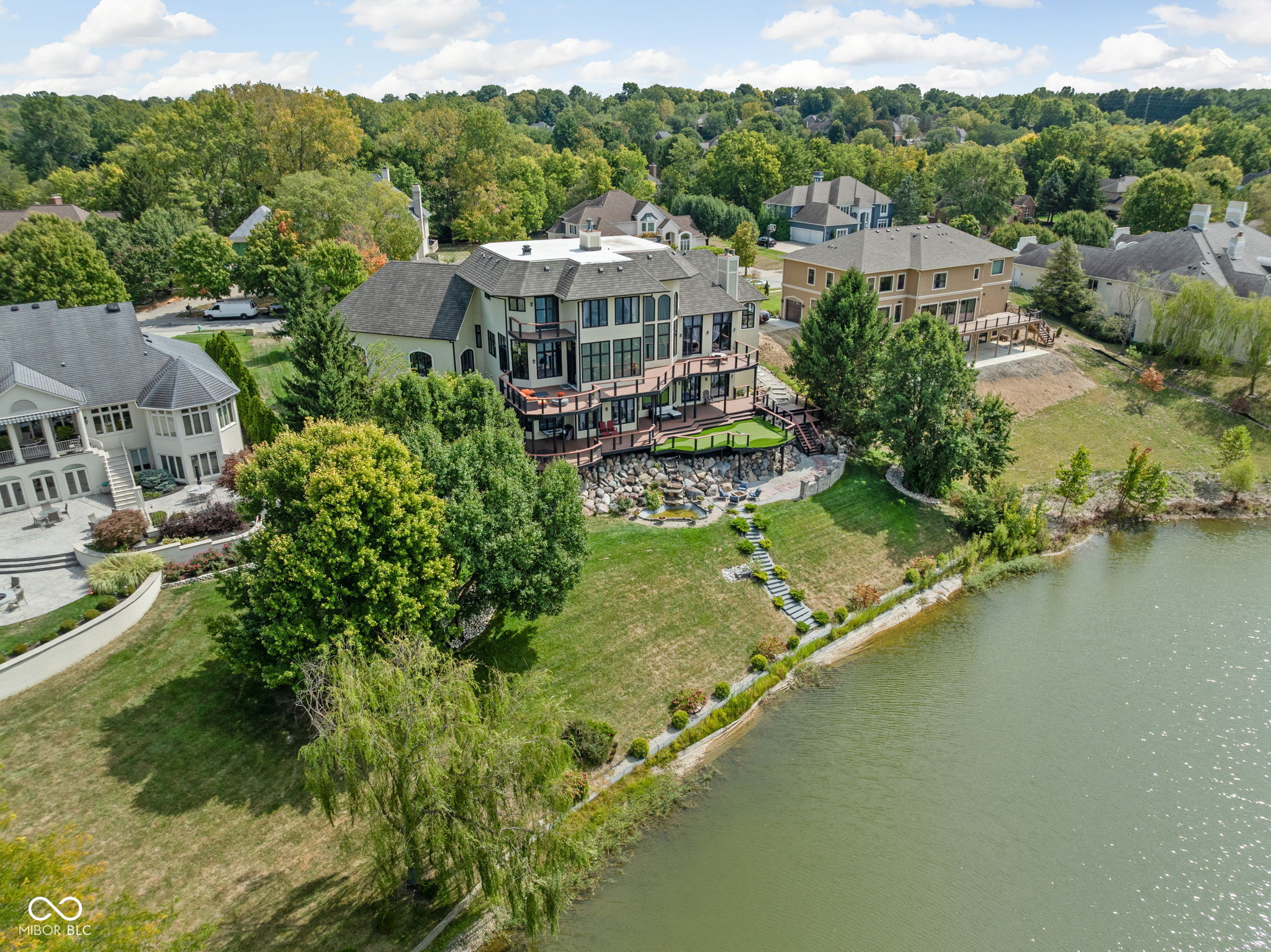 8816 Waterside Drive