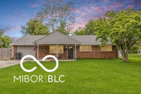 Photo of 913 Sweetbriar Avenue, Whiteland, IN 46184 (MLS # 22103774)