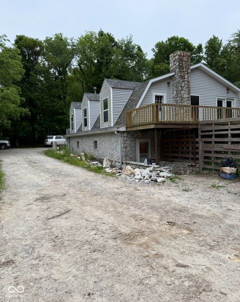 Photo of 11673 State Road 42, Cloverdale, IN 46120 (MLS # 22052345)