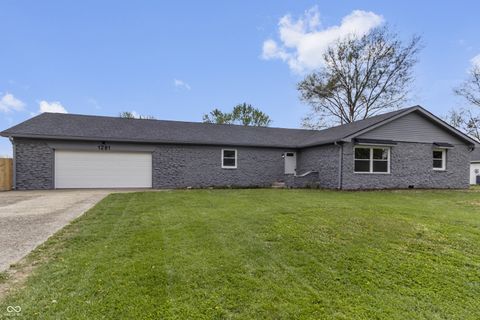 Photo of 1281 Fox Trail Drive E, New Palestine, IN 46163 (MLS # 22095832)