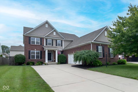 Photo of 12330 Twyckenham Drive, Fishers, IN 46037 (MLS # 22110567)