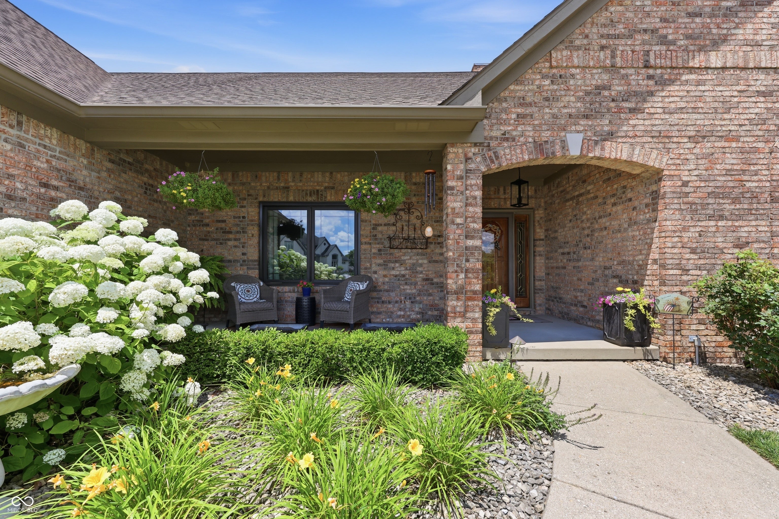 2496 Turf Way