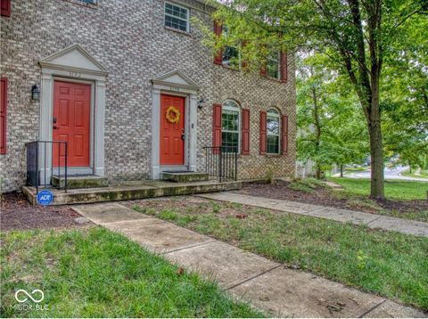 Photo of 3190 River Villa Way, Indianapolis, IN 46208 (MLS # 22093826)