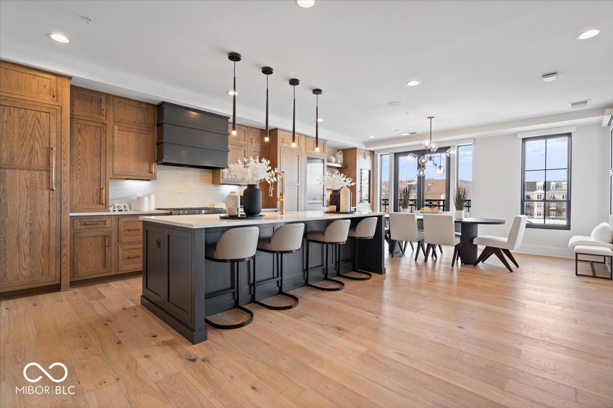 41 N Rangeline Road 306