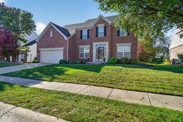 10320 PARKSHORE DR, FISHERS, IN 46038 - Image eb96be332ecefaf9e40302961e641fb5/3613336838