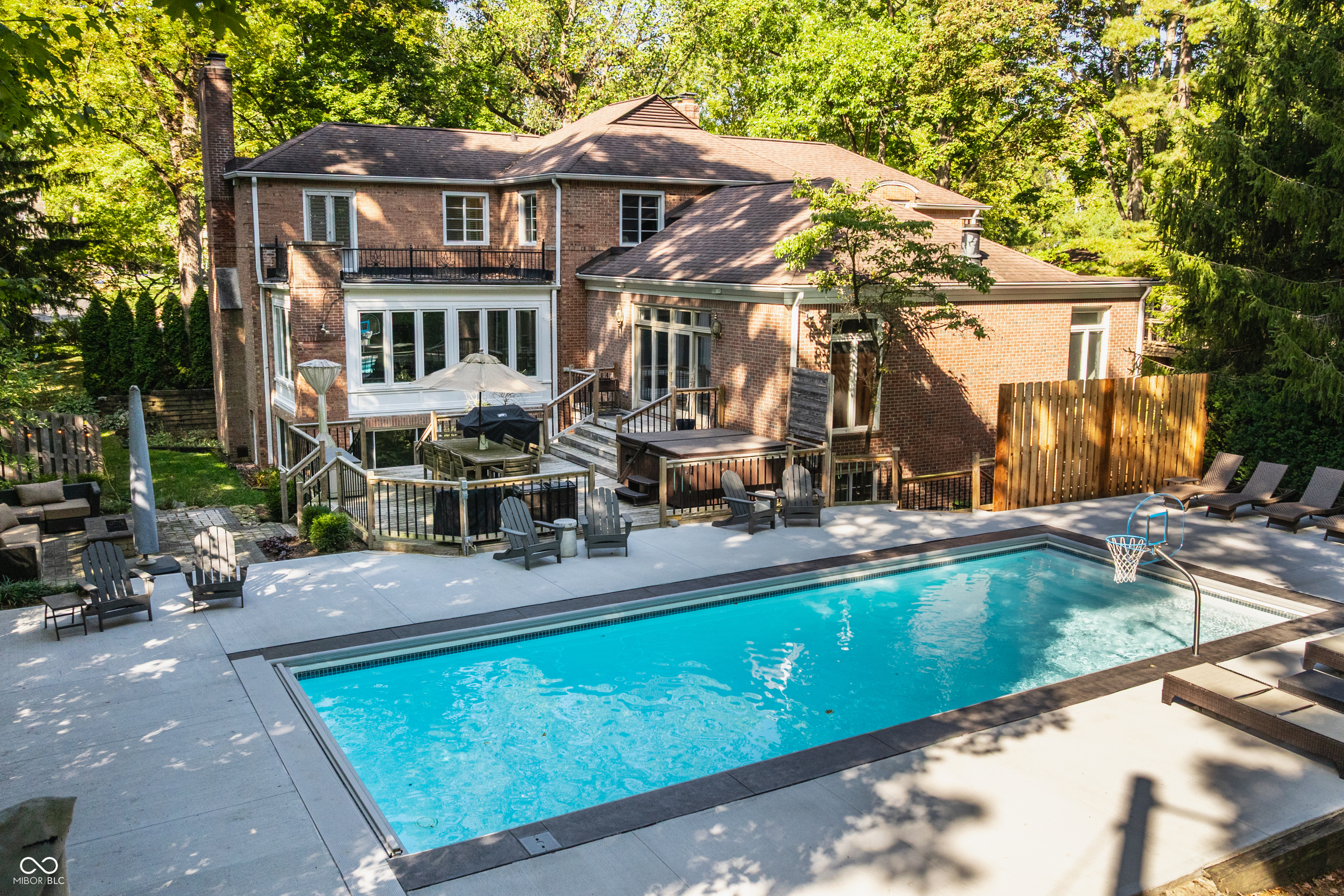 7085 N Pennsylvania Street